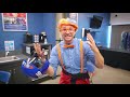 Blippi Deutsch - Blippi geht Indoor-Fallschirmspringen   | Abenteuer und Videos für Kinder