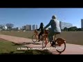 Aninha andando de bicicleta