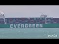 Kapal Container Jumbo Evergreen di Selat Singapore