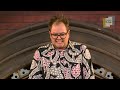 Alan Carr reads a letter to an insurance company describing a sticky situation