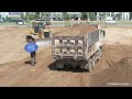 Great!!! SHANTUI DH17c2  Pushing Soil & Sand With 25ton Dump Trucks Push The Sand Into The Pit