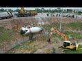 Incredible Heavy Truck Failed Heavy Recovery Excavator Crane Equipment Helping Operators