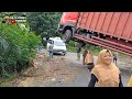 VILLAGE RESIDENTS SHAKE || High Jumping Truck Almost Enters Ravine