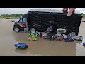 15 Minicars & Black Convoy! Play on the Beach with Kids Toy Cars