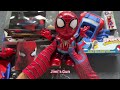 Black VS Red Spider-man Toys Collection Unboxing Review-Cloak，Robots，Mask，gloves，pistol，Laser sword