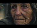 Moradora de Rua de 80 Anos Entra Em Restaurante de Luxo E Todos Zombam, Mas Não Imaginavam Quem Era