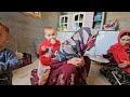 Documentary on the daily life of a nomadic father and his baby/Visiting relatives from Saifullah