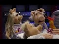 The Muppets | Pigs in Space | “Alien: Look Who’s Coming to Dinner”