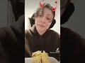 please like and subscribe ☺️ me eating homemade tacos come eat with me