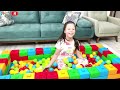 Ceylin & Skye - Colorful Ball Pool Comptines Et Chansons Kinderlieder Canzoni per bambini Kids Songs