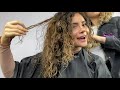HAIRSTYLIST TEACHES SISTER HOW TO CUT HER OWN CURLY HAIR AT HOME