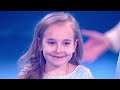 8 year old Amelia Anisovych from Kyiv sings Let It Go then joined by the cast of Frozen - 31/12/2022