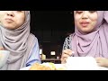 Niruin gaya food vlogger . Vlogger abal abal 😂