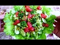 Delicious green salad with grapefruit and broccoli