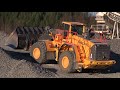 Liebherr R966 | Volvo L350F working on Metso Crushers in quarry