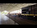 Locomotiva U23c da MRS 3656-3 estacionada em Louveira com dormentes