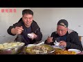 Tang Ge Challenge to Eat Wuhan Big Elbow! After eating in 15 minutes  you will pay double the extra