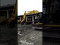 Belajar Mengoperasikan Excavator