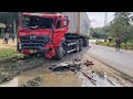 Baru Jelas Wujud Honda Hancur Sudah Di Injak Roda Trailer, Evakuasi Di Saksikan Cewek Cantik