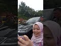 Suasana menunggu ketibaan Yang di-Pertuan Agong dan Permaisuri Agong...