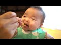 Yune eats cabbage for the first time.She may be provocative of mom.【7 month old baby】