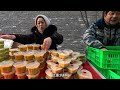 Chinese Shaanxi Roujiamo, a popular street food/Shaanxi Market/4k