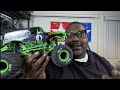 Losi rc MINI monster truck is fun! Unboxing & Reviewing the NEW Losi LMT Mini Grave Digger!