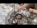 -10°C Nightly Sleeping on Snow - No Tent and Sleeping Bag - Building a Bushcraft Survival Shelter