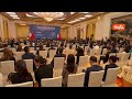 Applauso per Meloni al termine del suo intervento al Business forum in Cina
