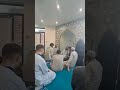 إسلام شاب روماني في مسجد قريبًا من بيتي في بريطانيا 🇬🇧 ‏ماشاءالله ‏نسأل الله له الثبات