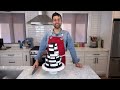 I turn my HATE COMMENTS into CAKE! • JonnyCakes