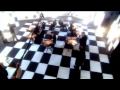 Derren Brown beats 9 chess players simultaneously.