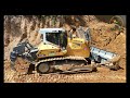 LIEBHERR 746 dozer ile  kapanan yolu açma