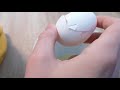 How to crack an egg with one hand