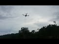 voando de drone no Terreno