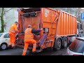 MUT VarioPress Garbage Truck on Heavy Post-Christmas Trash