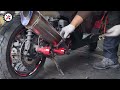 We show you how to change motorcycle tires. Honda ADV 350