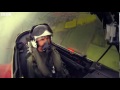 Lewis Hamilton : fly with the RAF Red Arrows *