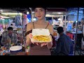 라오스 야시장에서 가장 유명한 계란오믈렛  / the most famous egg omelette in Thailand-Laos night market