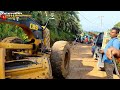 Worst Situation!! Totally Paralyzed Road Makes Geleder Operators Angry