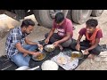 आरा वाले Truck Driver साहब ने बनाया Mutton। 2 महीनों से घर नही गए। Truck ही है इनका घर।