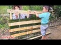 Survival! Mother and child build a window, wall, and fence made of bamboo | @H'LinaVlog