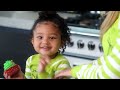 Kylie Jenner: Grinch Cupcakes with Stormi