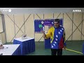 Elezioni in Venezuela, Maduro tra i primissimi a votare