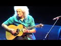 Brian May is playing Dust in the Wind (Kansas song)