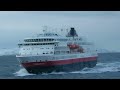 Hurtigruten Schiffsbegegnung MS Finnmarken MS Nordnorge 03.03.2012