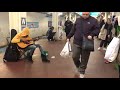 Subway performer stuns crowd with Fleetwood Mac's 