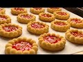 This cookies melt in your mouth! Incredibly delicious with few ingredients!